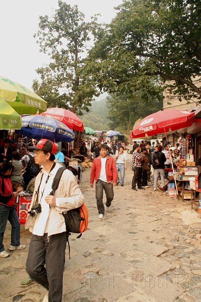 gw2.jpg - This is the path up to the gate... lined with vendors... I really learned to haggle well while in China.  I know this to be true because one lady told me I bartered like I was Chineese.